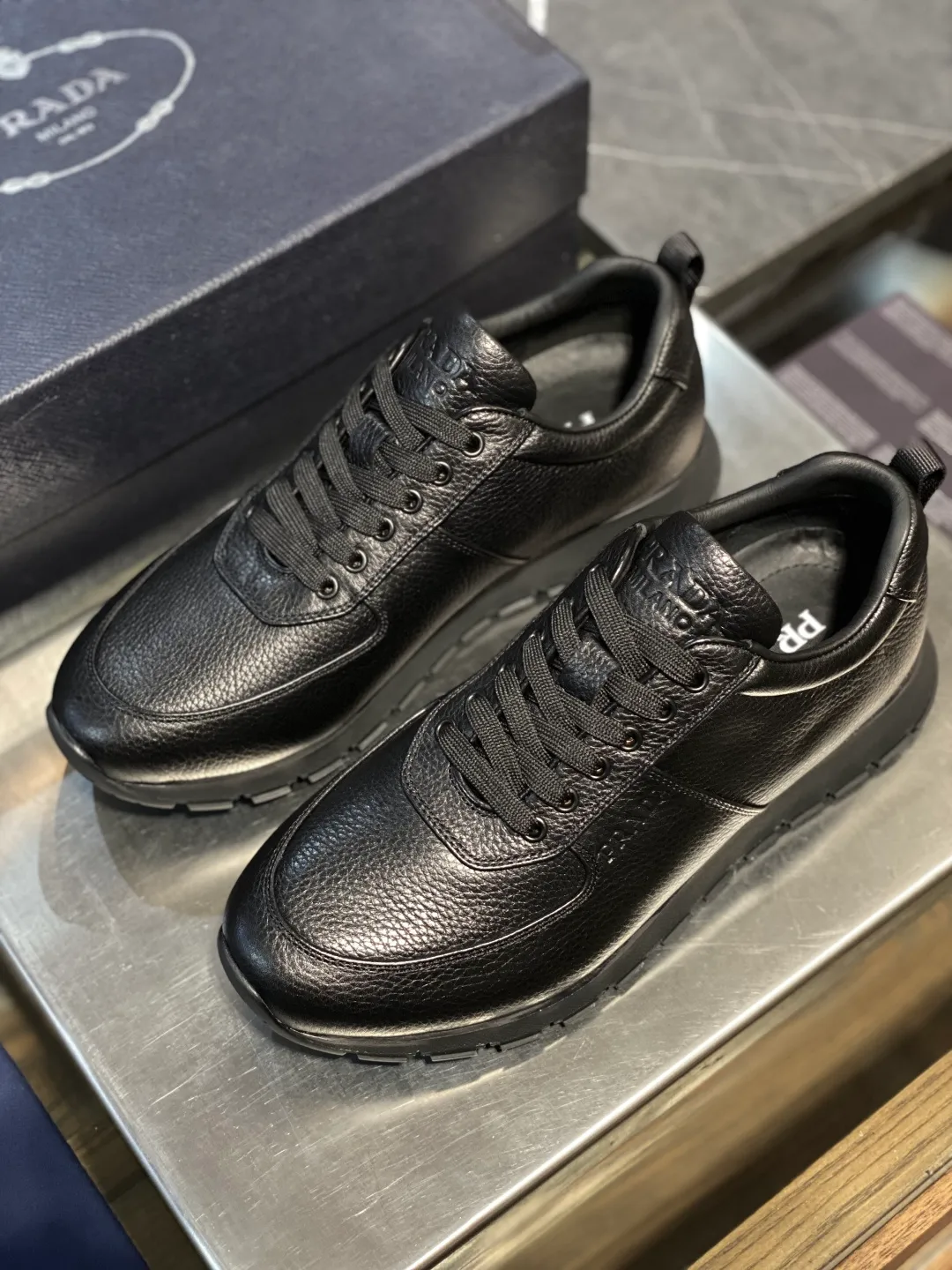 💰700 PRAD*Prax 01 Soft leather sneakers ♞size; 39~46 Form and function merge into one, sports inspiration and exquisite craftsmanship quietly meet: Prada men’s sneaker series features unique and clever designs, including Prada Downtown, Cloudbust Thunder 57 #Prada Collision Cross.